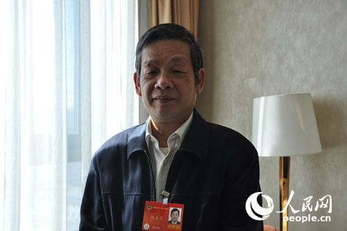 十二屆全國政協(xié)常務(wù)委員、民進中央常委、廣西壯族自治區(qū)委主委陳自力